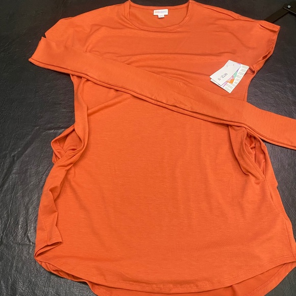 NWT LulaRoe Mitzi Top - Picture 2 of 5